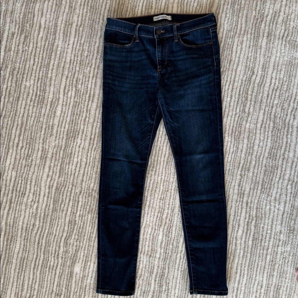 Banana Republic Skinny Fit Jeans Excellent Condition Size 27 short, size 4